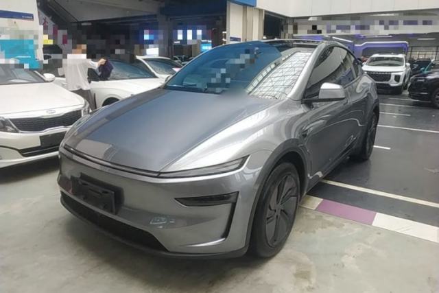 Used Tesla Model Y 2025 Rear-Wheel-Drive Version