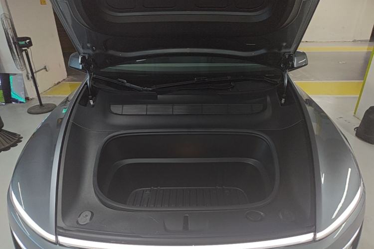 Used Tesla Model Y 2025 Rear-Wheel-Drive Version Engine Bay