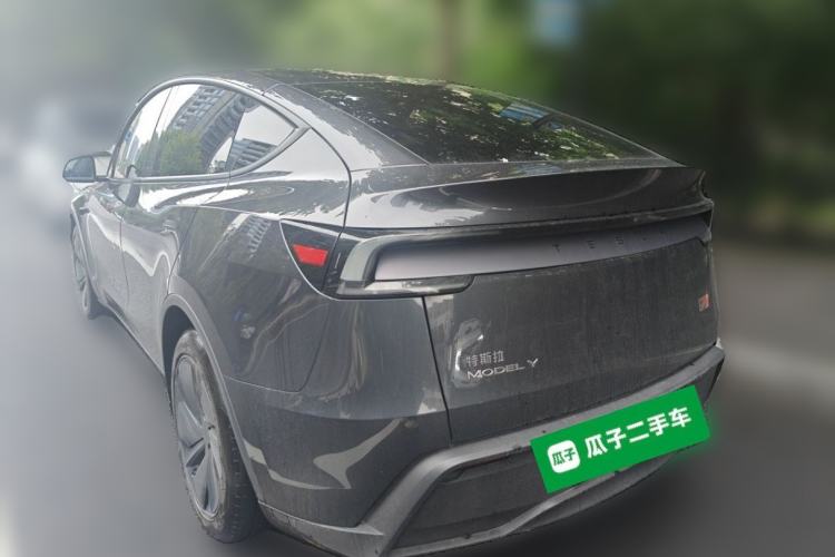 Used Tesla Model Y 2025 Rear-Wheel Drive First Edition Exterior 3