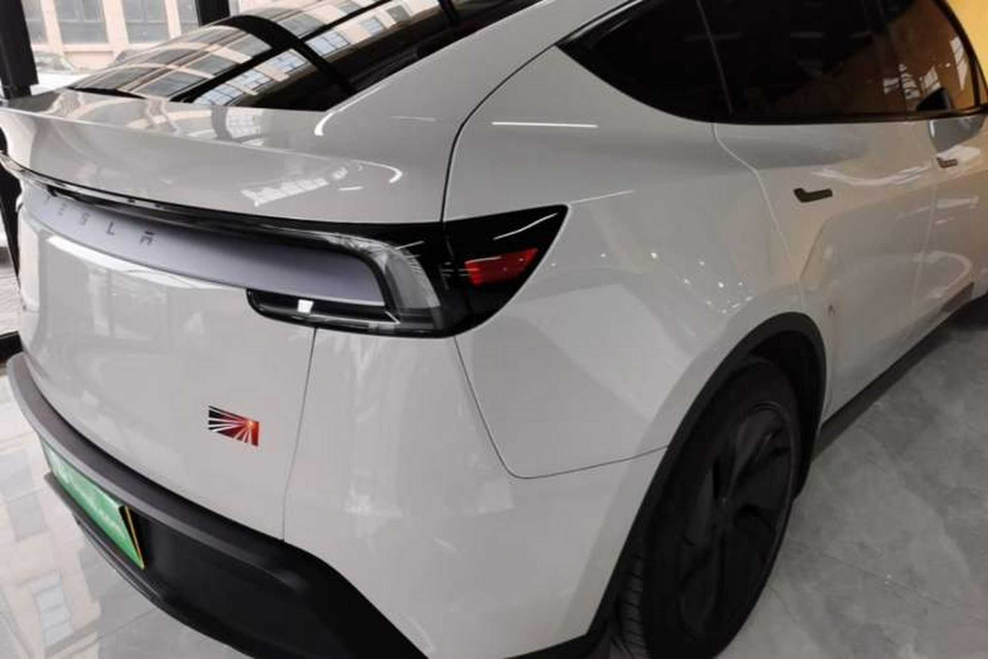 Used Tesla Model Y 2025 Long-Range All-Wheel Drive First Edition Exterior 3