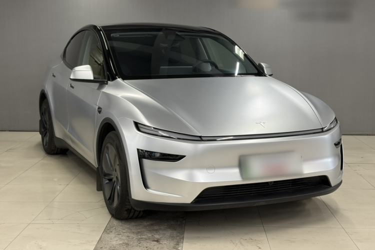 Used Tesla Model Y 2025 Long-Range All-Wheel Drive First Edition Exterior 3