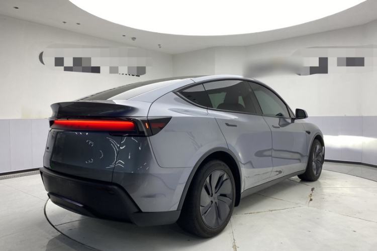 Used Tesla Model Y 2025 Rear-Wheel-Drive Version Exterior 3