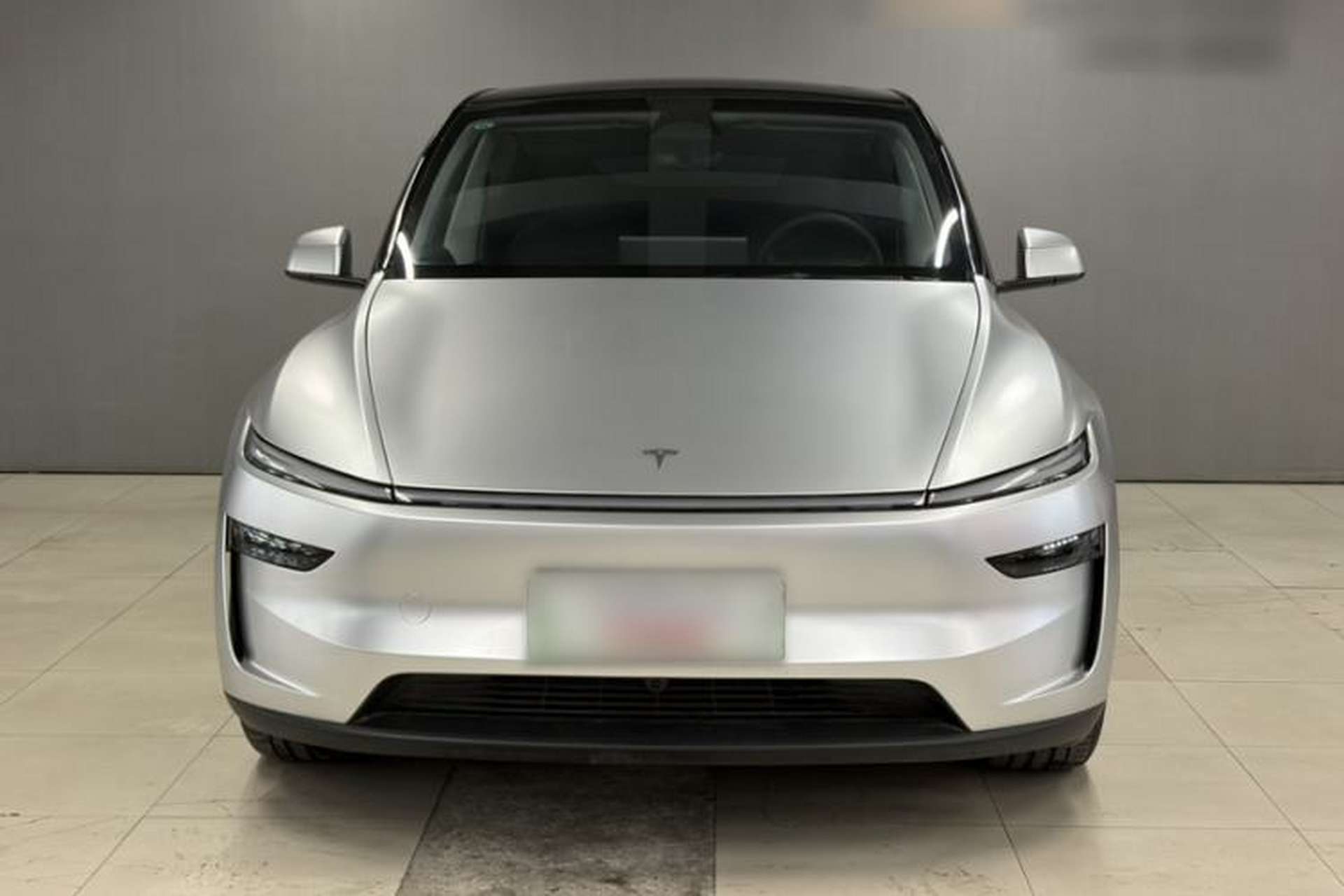 Used Tesla Model Y 2025 Long-Range All-Wheel Drive First Edition Exterior 7