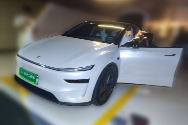 Used Tesla Model Y 2025 Long-Range All-Wheel Drive First Edition
