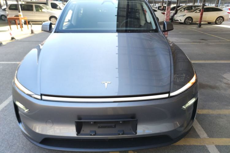 Used Tesla Model Y 2025 Rear-Wheel-Drive Version Front