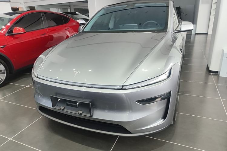 Used Tesla Model Y 2025 Rear-Wheel-Drive Version Front