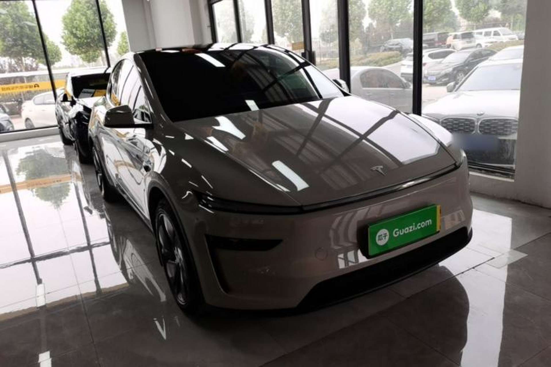 Used Tesla Model Y 2025 Long-Range All-Wheel Drive First Edition Front Right 45 Deg