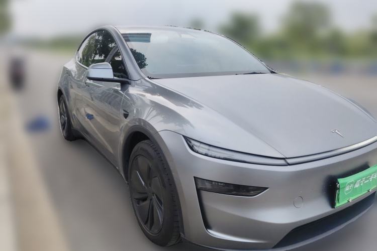 Used Tesla Model Y 2025 Updated Version Long-Range All-Wheel Drive Front Right 45 Deg