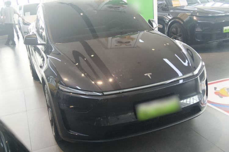 Used Tesla Model Y 2025 Rear-Wheel-Drive Version Front Right 45 Deg