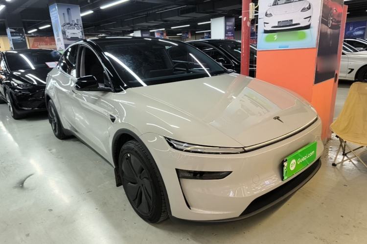 Used Tesla Model Y 2025 Long-Range All-Wheel Drive First Edition Front Right 45 Deg