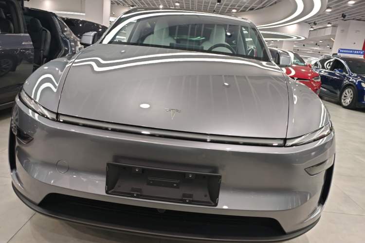 Used Tesla Model Y 2025 Long-Range All-Wheel-Drive Version Front