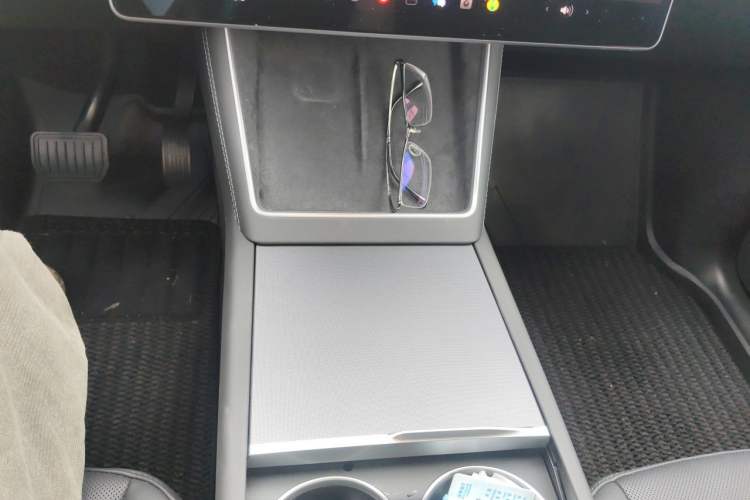 Used Tesla Model Y 2025 Updated Version Long-Range All-Wheel Drive Gear Lever