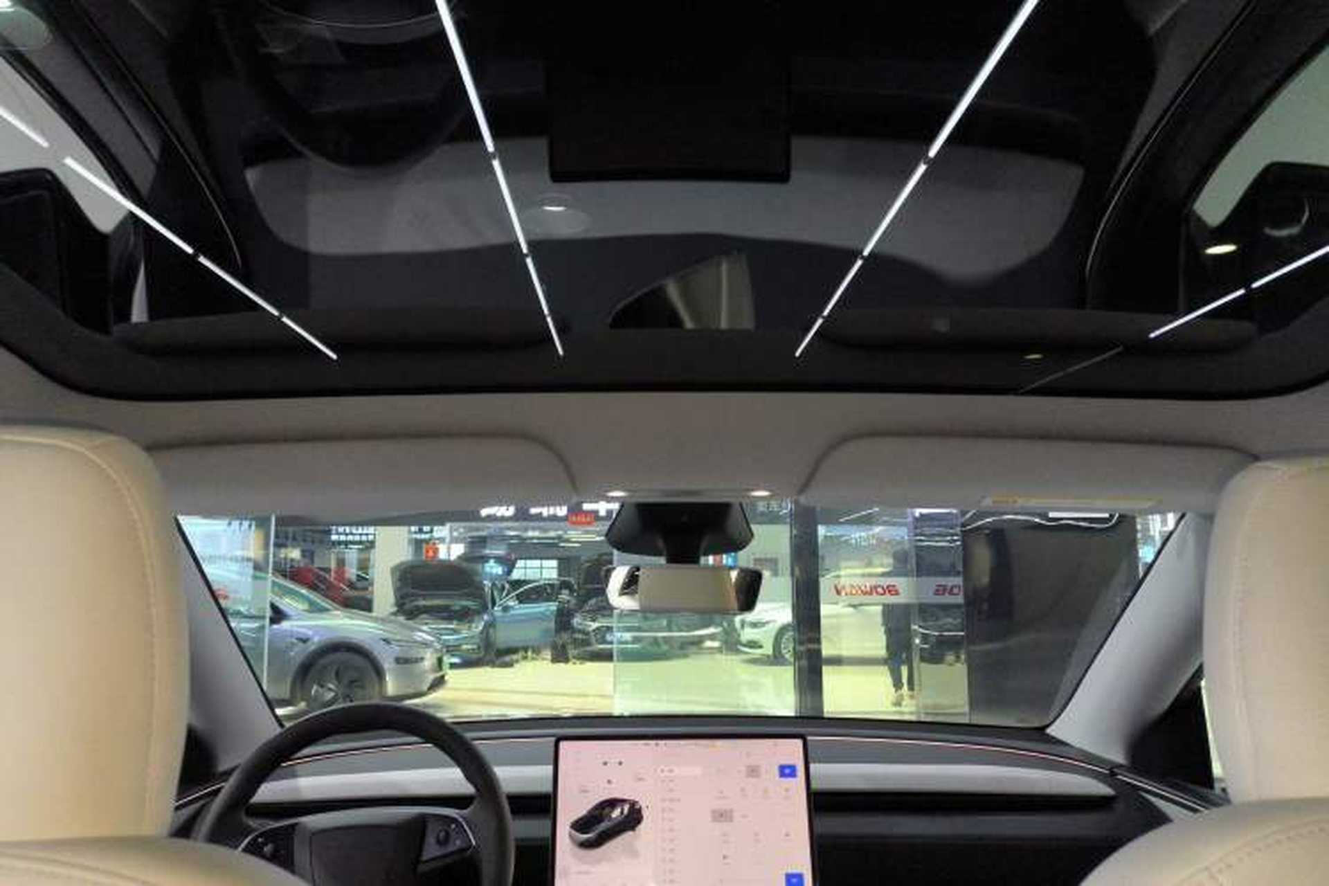 Used Tesla Model Y 2025 Rear-Wheel-Drive Version Headliner