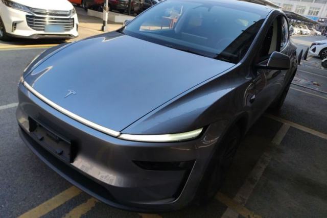 Used Tesla Model Y 2025 Rear-Wheel-Drive Version