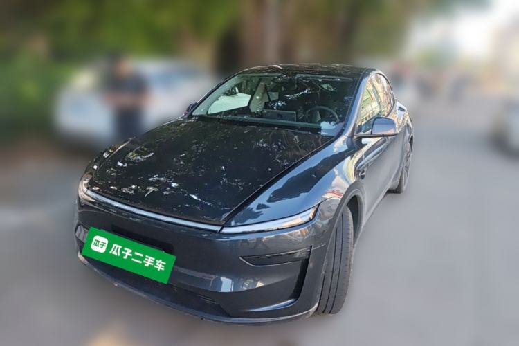 Tesla Model Y 2025 Rear-Wheel Drive First Edition