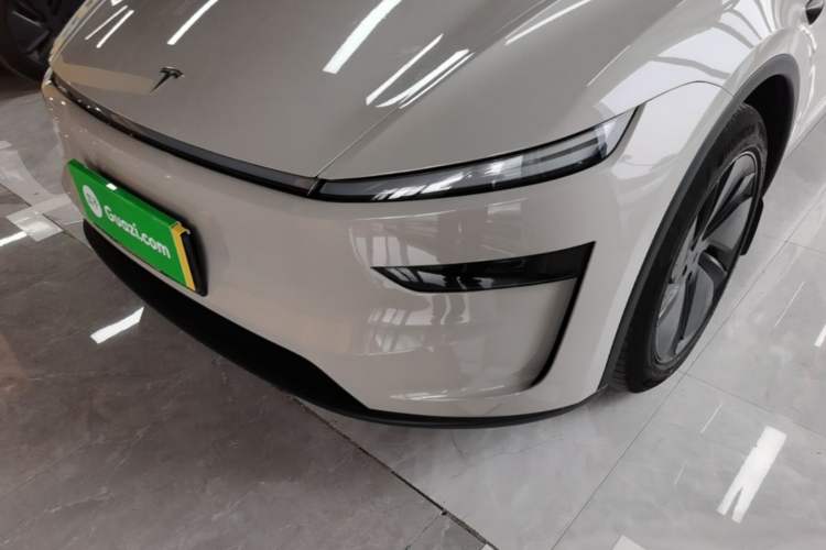 Used Tesla Model Y 2025 Long-Range All-Wheel Drive First Edition Left Front Headlight