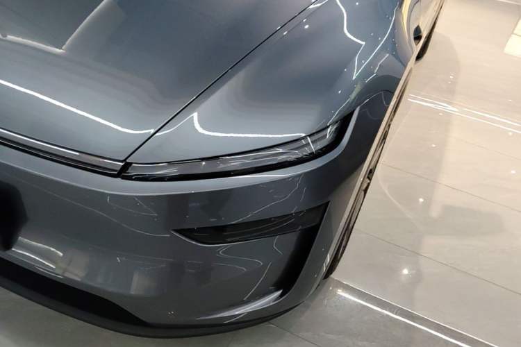 Used Tesla Model Y 2025 Rear-Wheel-Drive Version Left Front Headlight