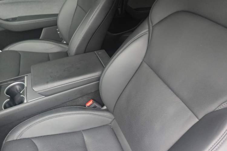 Used Tesla Model Y 2025 Rear-Wheel Drive First Edition Left Front Seat
