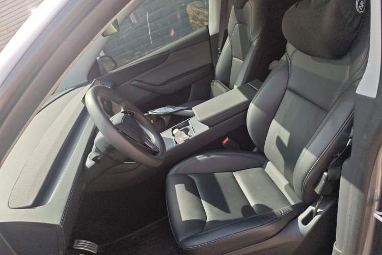 Used Tesla Model Y 2025 Rear-Wheel-Drive Version Left Front Seat
