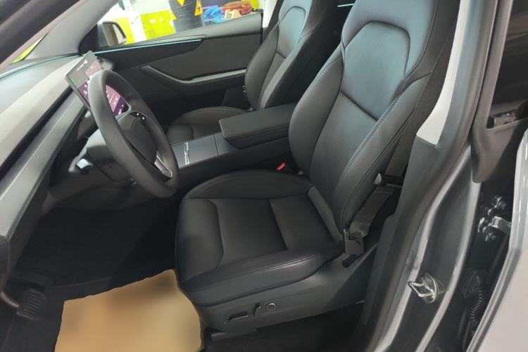 Used Tesla Model Y 2025 Rear-Wheel-Drive Version Left Front Seat