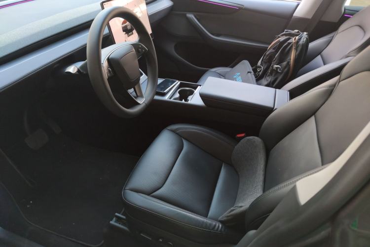 Used Tesla Model Y 2025 Rear-Wheel-Drive Version Left Front Seat