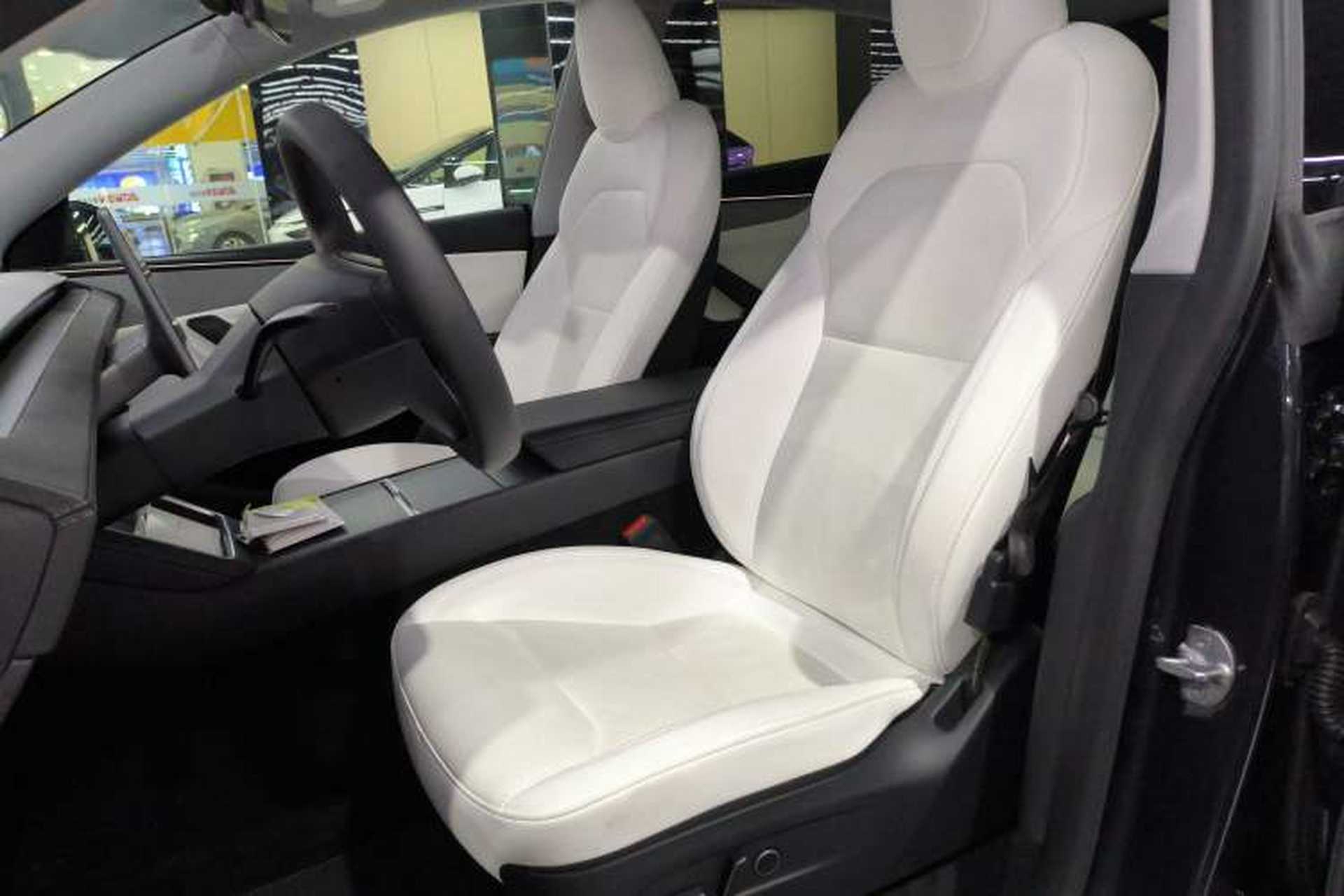 Used Tesla Model Y 2025 Rear-Wheel-Drive Version Left Front Seat
