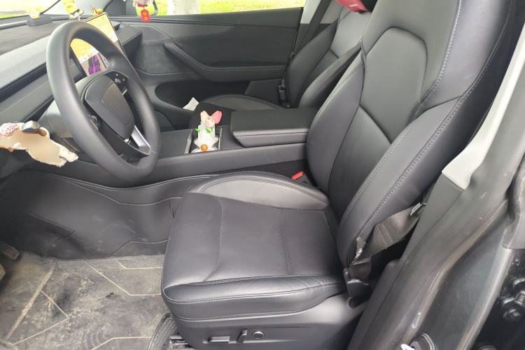 Used Tesla Model Y 2025 Long-Range All-Wheel Drive First Edition Left Front Seat