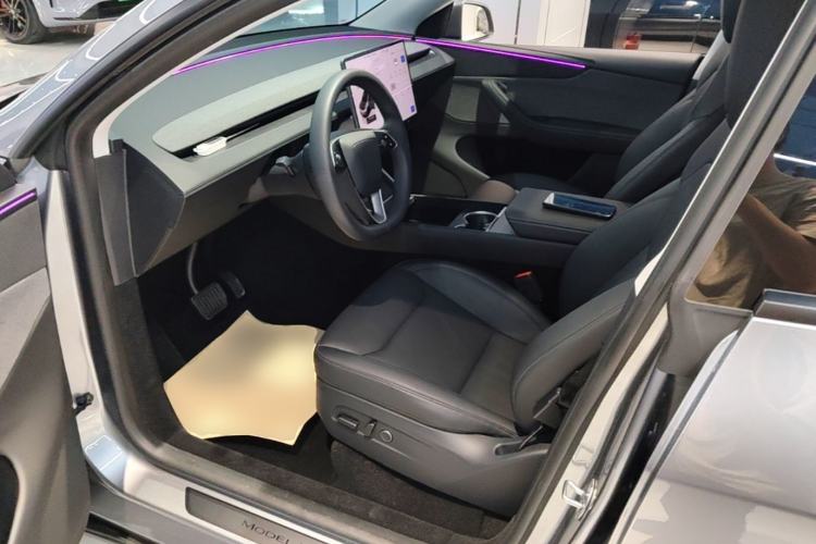 Used Tesla Model Y 2025 Rear-Wheel-Drive Version Left Front Seat