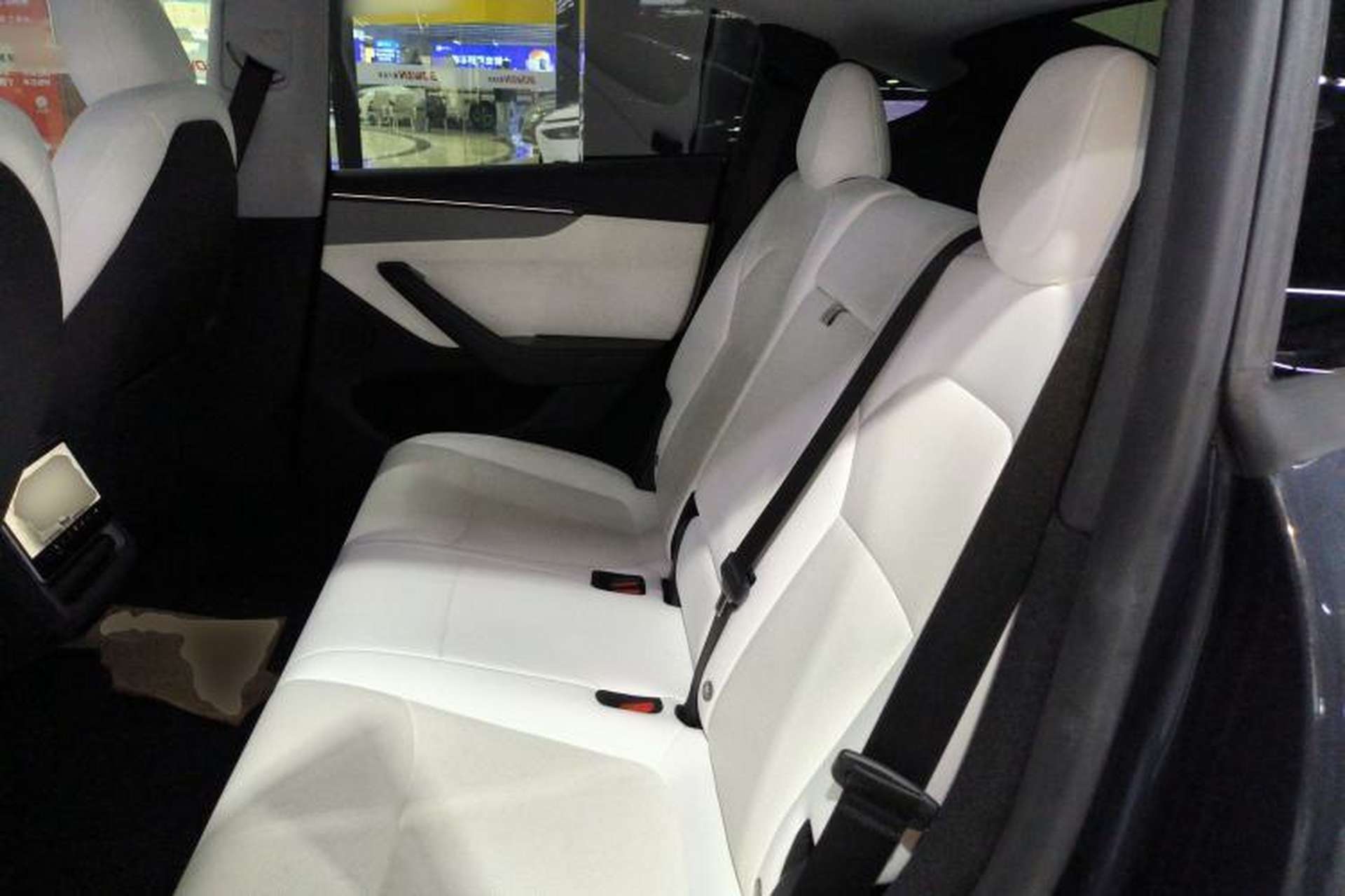 Used Tesla Model Y 2025 Rear-Wheel-Drive Version Left Rear Seat