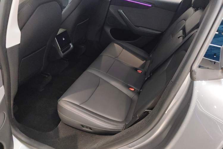 Used Tesla Model Y 2025 Rear-Wheel-Drive Version Left Rear Seat