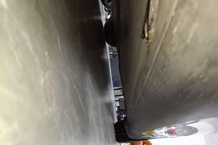 Used Tesla Model Y 2025 Long-Range All-Wheel-Drive Version Left Side Sill