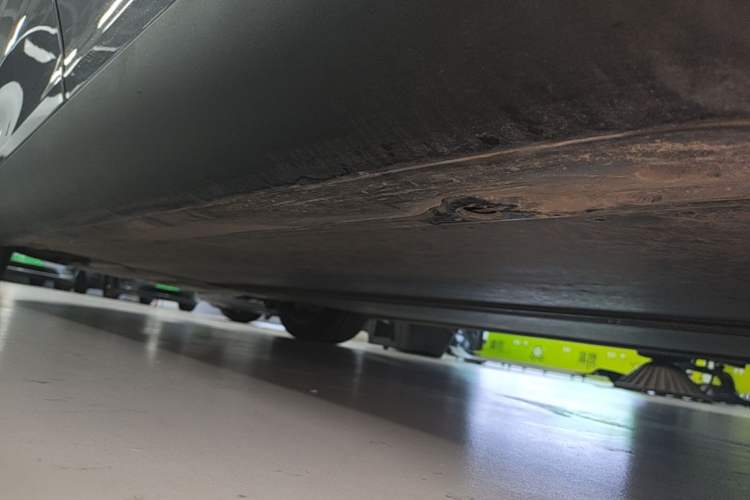 Used Tesla Model Y 2025 Rear-Wheel-Drive Version Left Side Sill