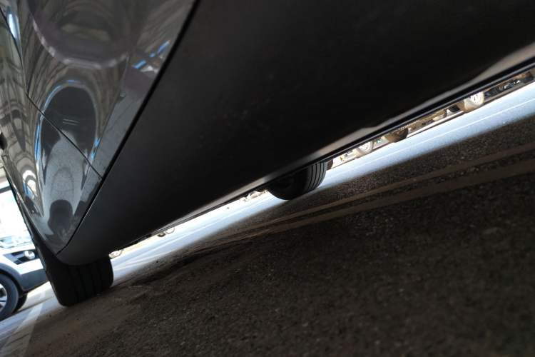 Used Tesla Model Y 2025 Rear-Wheel-Drive Version Left Side Sill