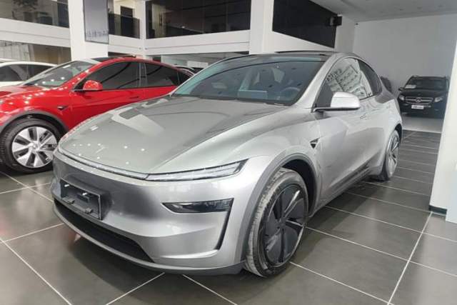 Used Tesla Model Y 2025 Rear-Wheel-Drive Version