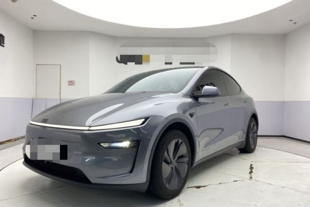 Used Tesla Model Y 2025 Rear-Wheel-Drive Version