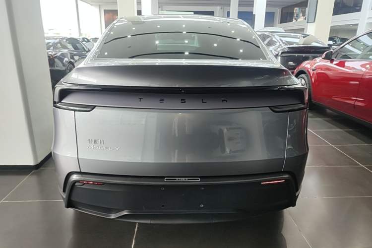 Used Tesla Model Y 2025 Rear-Wheel-Drive Version Rear