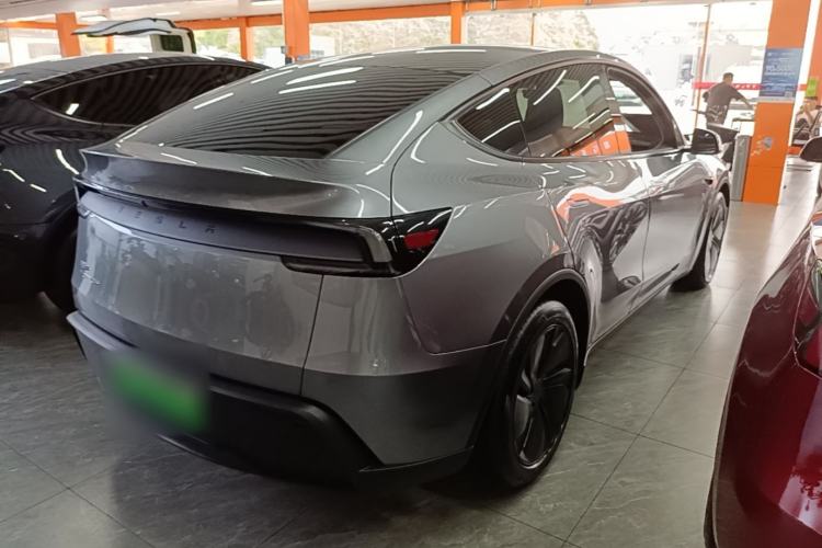 Used Tesla Model Y 2025 Long-Range All-Wheel-Drive Version Rear Right 45 Deg
