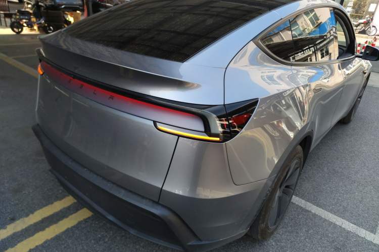 Used Tesla Model Y 2025 Rear-Wheel-Drive Version Rear Right 45 Deg