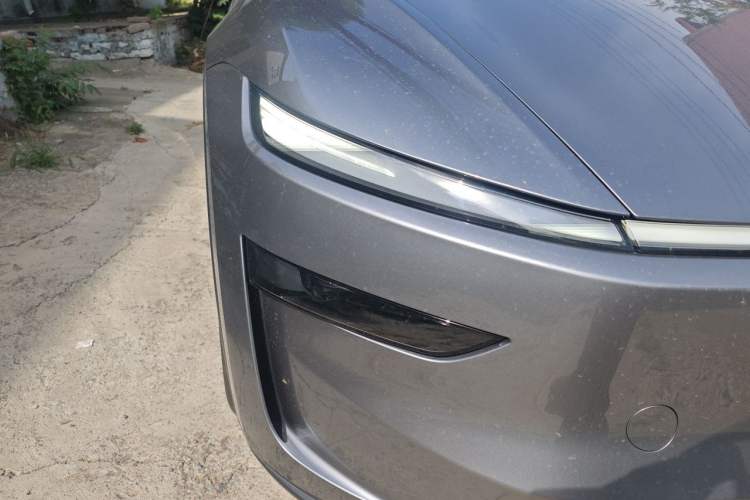 Used Tesla Model Y 2025 Rear-Wheel-Drive Version Right Front Headlight