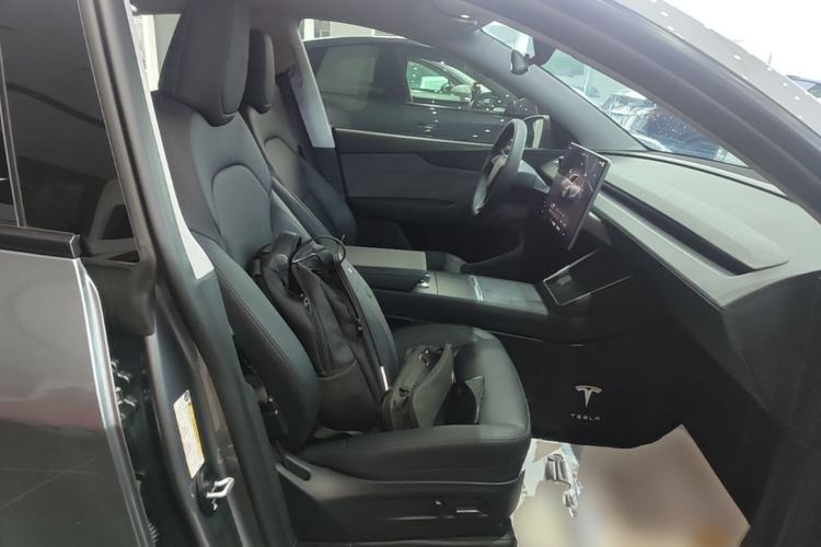 Used Tesla Model Y 2025 Rear-Wheel-Drive Version Right Front Seat