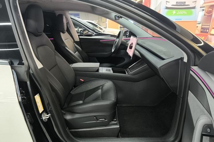 Used Tesla Model Y 2025 Long-Range All-Wheel Drive First Edition Right Front Seat