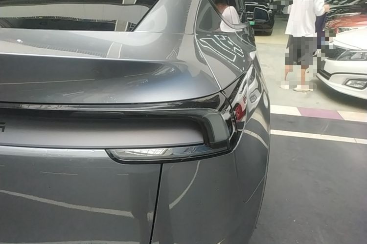 Used Tesla Model Y 2025 Rear-Wheel-Drive Version Right Rear Taillight