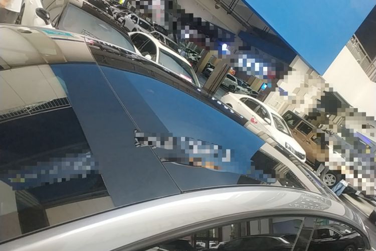 Used Tesla Model Y 2025 Rear-Wheel-Drive Version Roof