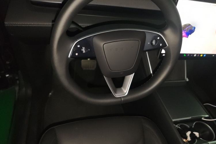 Used Tesla Model Y 2025 Rear-Wheel-Drive Version Steering Wheel