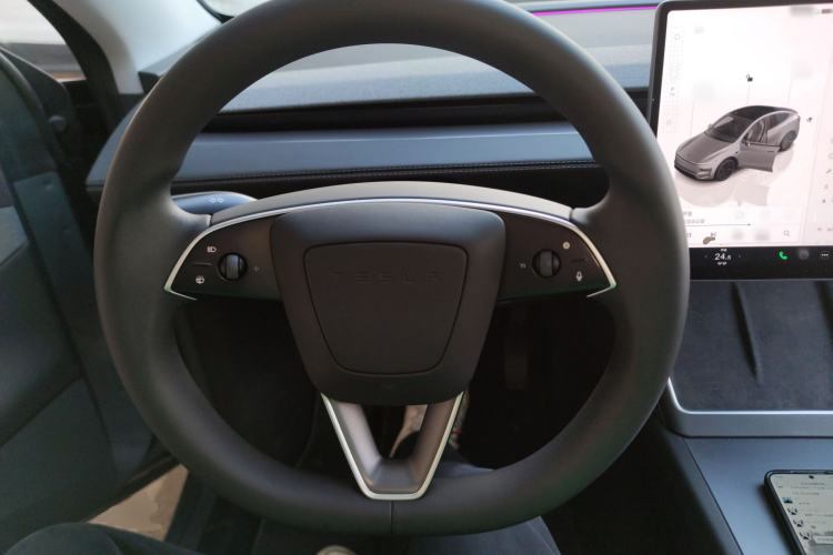 Used Tesla Model Y 2025 Rear-Wheel-Drive Version Steering Wheel