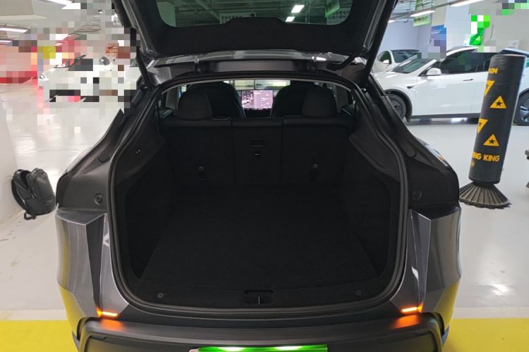 Used Tesla Model Y 2025 Rear-Wheel-Drive Version Trunk