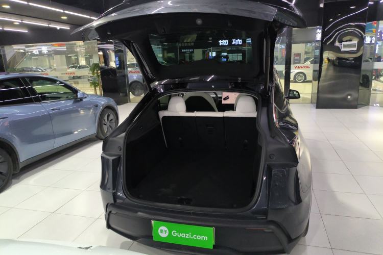 Used Tesla Model Y 2025 Rear-Wheel-Drive Version Trunk
