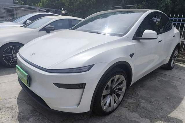 Used Tesla Model Y 2025 Rear-Wheel-Drive Version