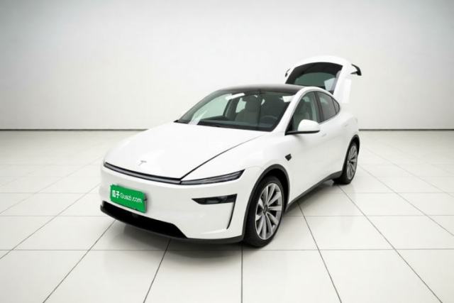 Used Tesla Model Y 2025 Long-Range All-Wheel Drive First Edition