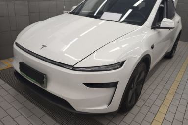 Used Tesla Model Y 2025 Long-Range All-Wheel-Drive Version